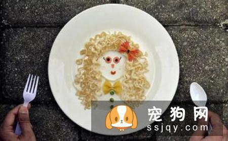 柴犬性情温顺、对待主人忠实,服从性高、忍耐性强,又很灵巧机敏